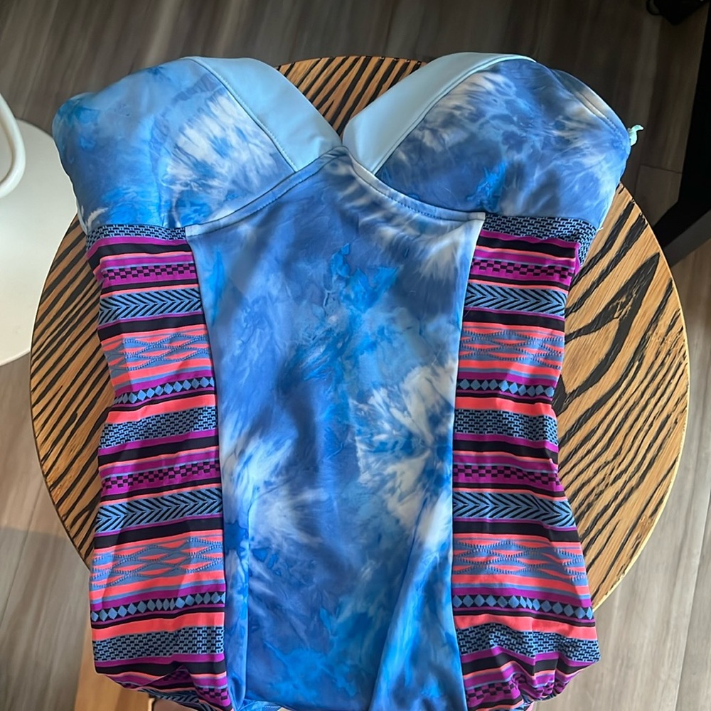 Seea one piece size small. New with tag